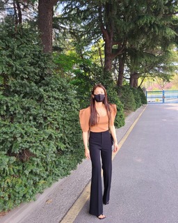 Lee Si-young feet photo 3