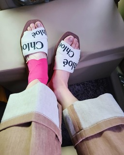 Lee Si-young feet photo 1
