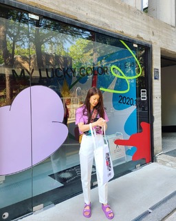 Lee Si-young feet photo 18
