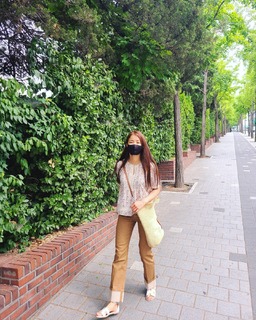 Lee Si-young feet photo 5