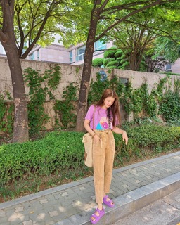 Lee Si-young feet photo 17