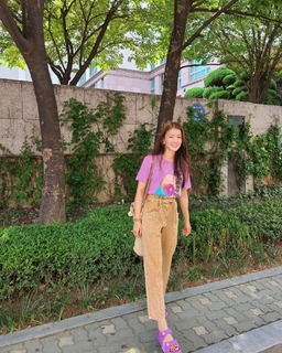 Lee Si-young feet photo 16