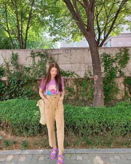Lee Si-young feet photo 15