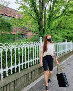 Lee Si-young feet photo 12