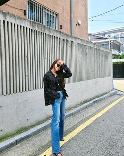 Lee Si-young feet photo 7