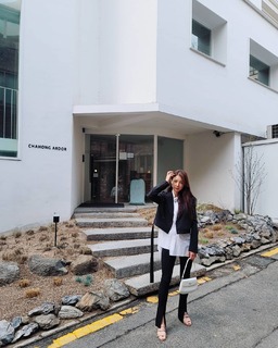 Lee Si-young feet photo 20