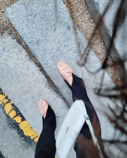 Lee Si-young feet photo 19