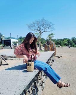 Lee Si-young feet photo 8