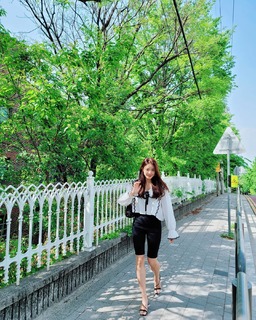 Lee Si-young feet photo 5