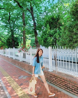 Lee Si-young feet photo 20