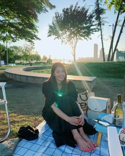 Lee Si-young feet photo 19