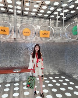 Lee Si-young feet photo 14