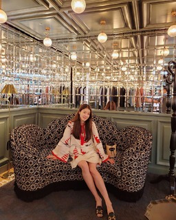 Lee Si-young feet photo 13