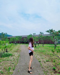 Lee Si-young feet photo 12