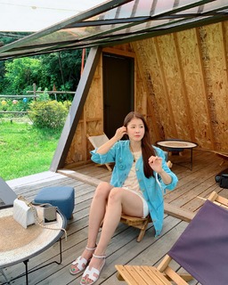 Lee Si-young feet photo 8