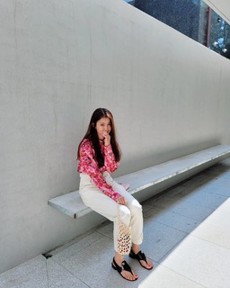 Lee Si-young feet photo 1