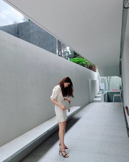 Lee Si-young feet photo 18