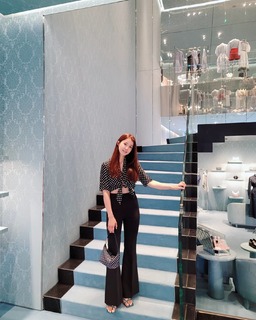 Lee Si-young feet photo 17