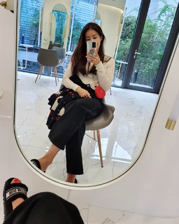 Lee Si-young feet photo 8