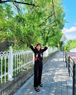 Lee Si-young feet photo 7