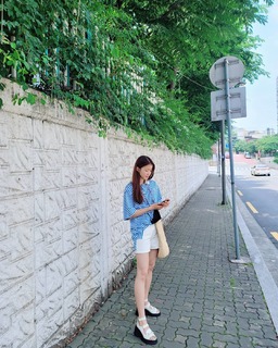 Lee Si-young feet photo 5