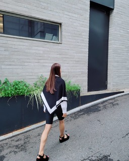 Lee Si-young feet photo 4