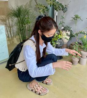 Lee Si-young feet photo 15