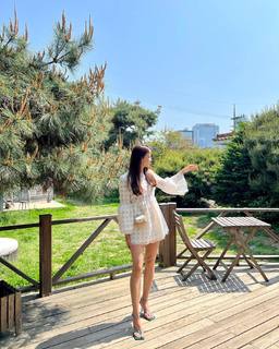 Lee Si-young feet photo 11