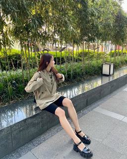 Lee Si-young feet photo 12