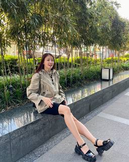 Lee Si-young feet photo 11