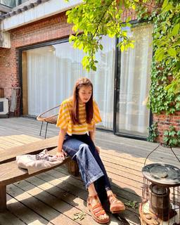 Lee Si-young feet photo 10