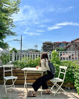 Lee Si-young feet photo 5