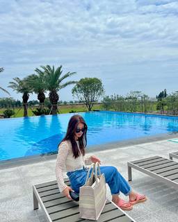 Lee Si-young feet photo 12