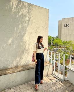 Lee Si-young feet photo 4