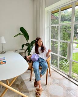 Lee Si-young feet photo 16