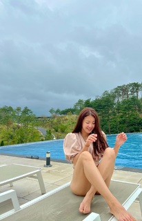 Lee Si-young feet photo 11
