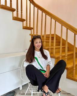 Lee Si-young feet photo 18