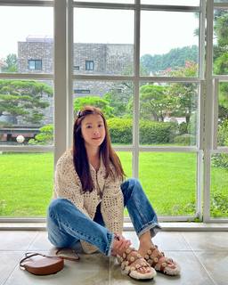 Lee Si-young feet photo 16