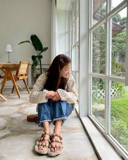 Lee Si-young feet photo 15
