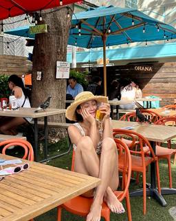 Lee Si-young feet photo 15