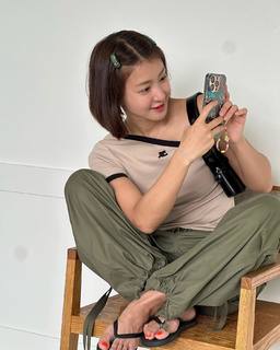 Lee Si-young feet photo 17