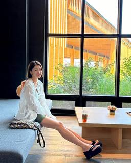 Lee Si-young feet photo 5