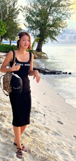 Lee Si-young feet photo 4