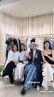 Lee Si-young feet photo 8