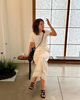 Lee Si-young feet photo 6
