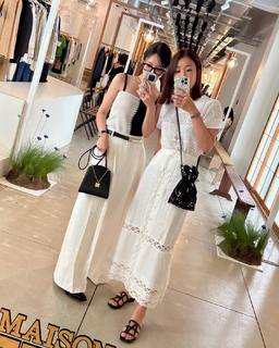 Lee Si-young feet photo 3