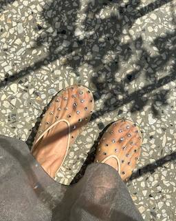 Lee Si-young feet photo 1