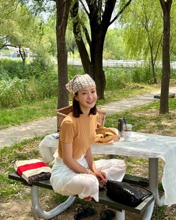 Lee Si-young feet photo 8