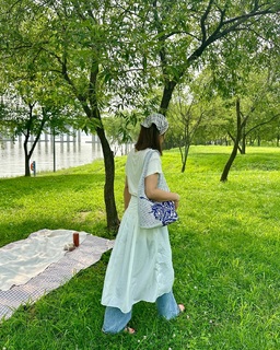 Lee Si-young feet photo 8