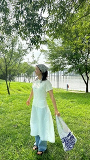 Lee Si-young feet photo 4